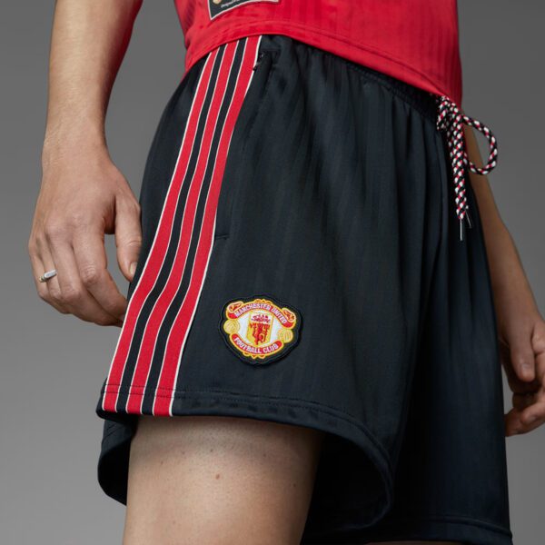 spodenki adidas manchester united terrace icons shorts jf0356 3